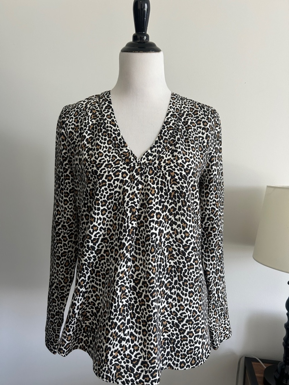 J. Crew S Black tan White v neck long sleeve Leopard Print Blouse - Picture 2 of 8